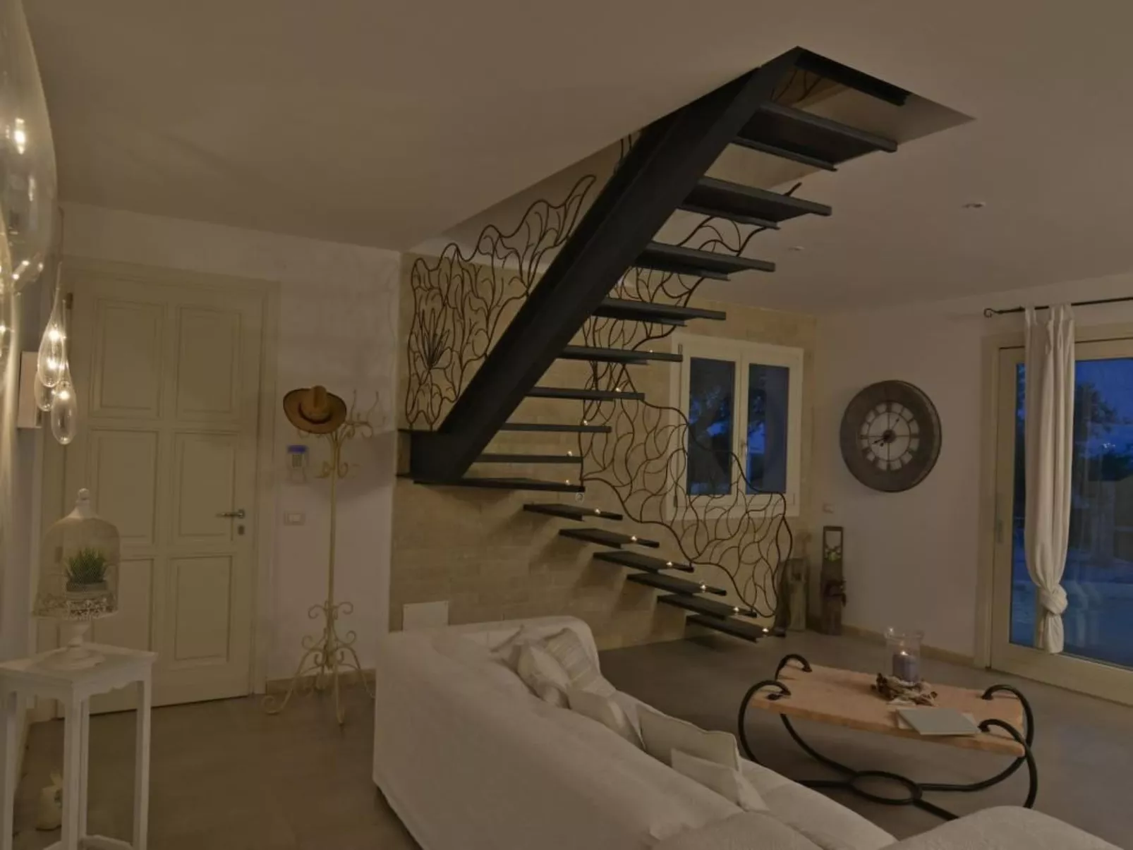 Moderne Ferienvilla bei Noto mit Meerblick und privatem Pool - Binnen