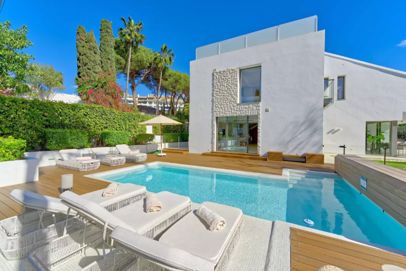Contemporary & Very Spacious Villa Puerto Banus - Zwembad