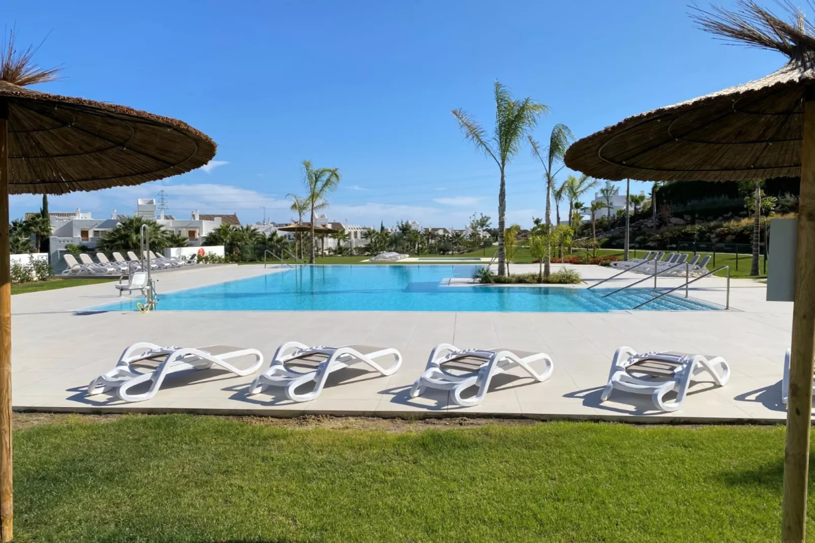 Stylish 2-Bed Apartment | Alcazaba Lagoon (1713) - Zwembad