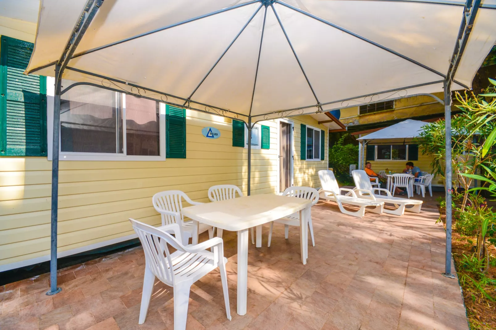 Camping Toscolano - MH Standard Plus 8X3 - Terrasbalkon