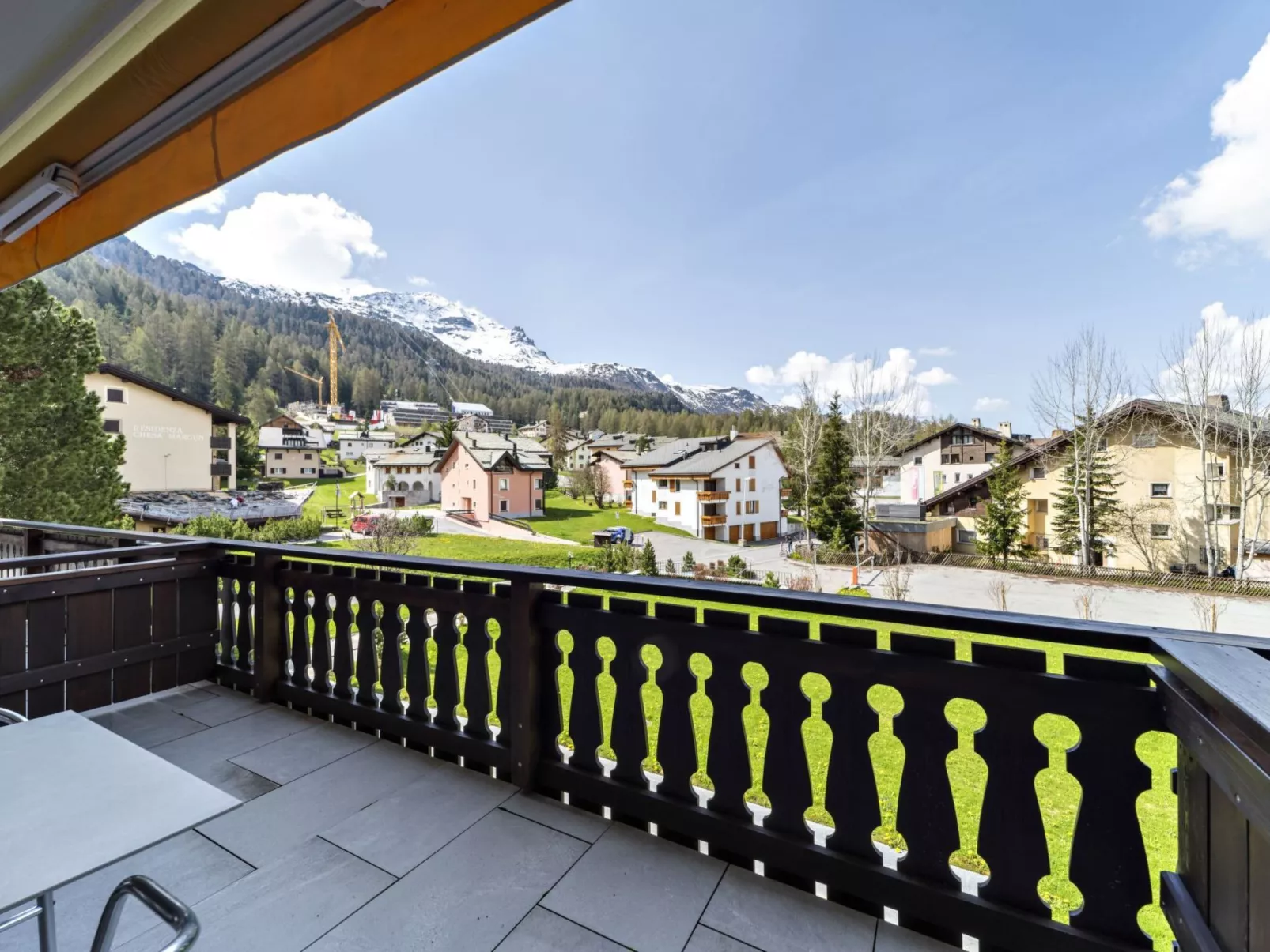 Wohnung "Chesa Guardaval 10" - Buiten