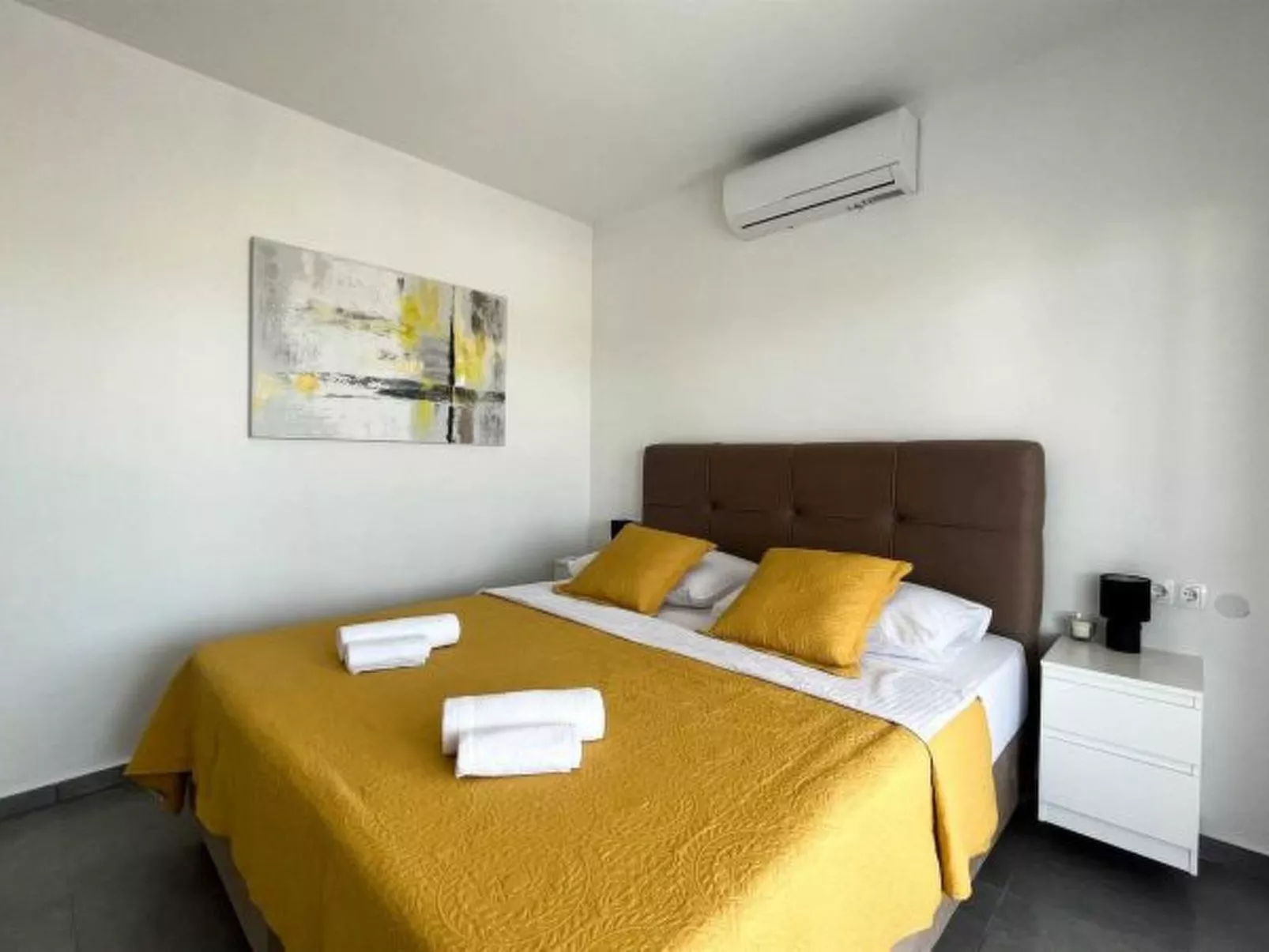 Villa Ela with heated pool - Image-tags.info