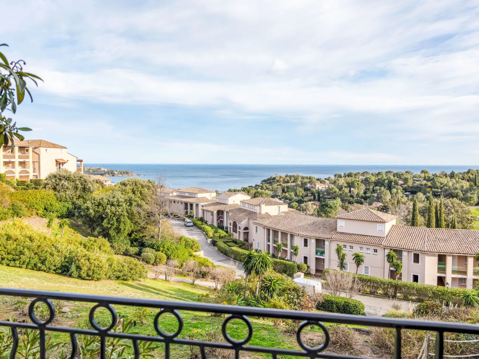 J6 174 L'Esquinade - Buiten