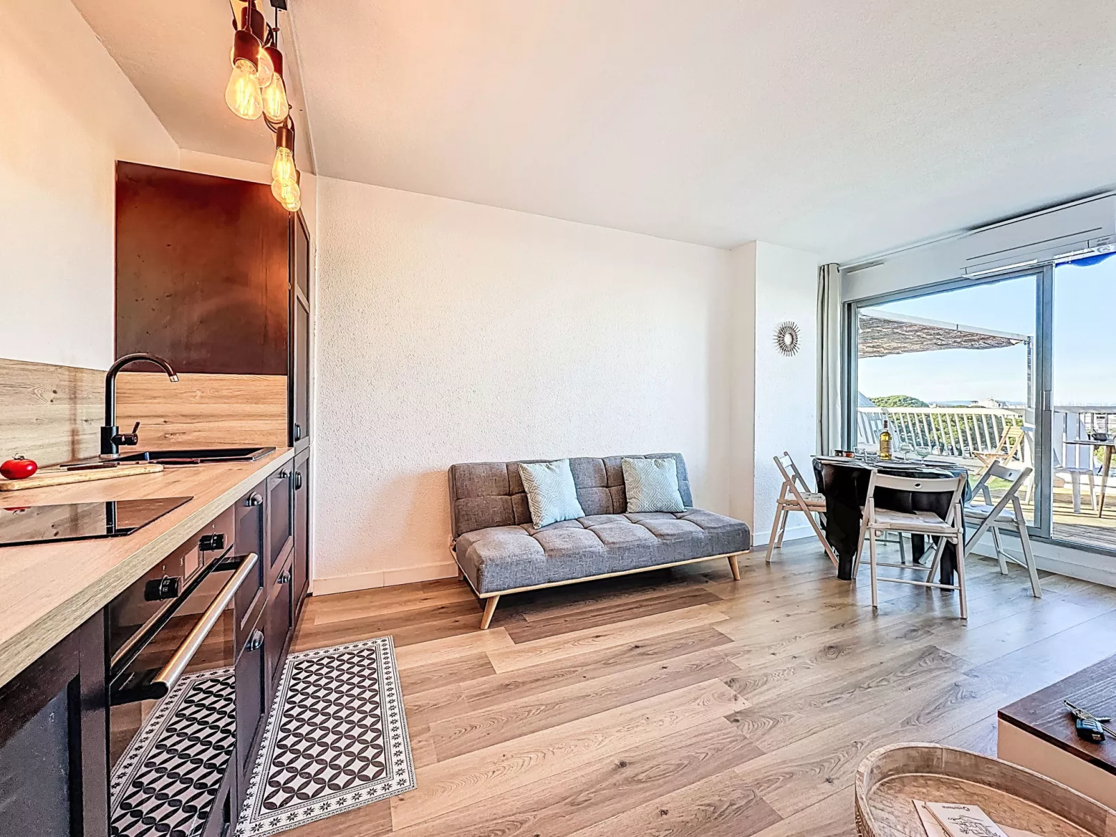 La Croisière - Binnen