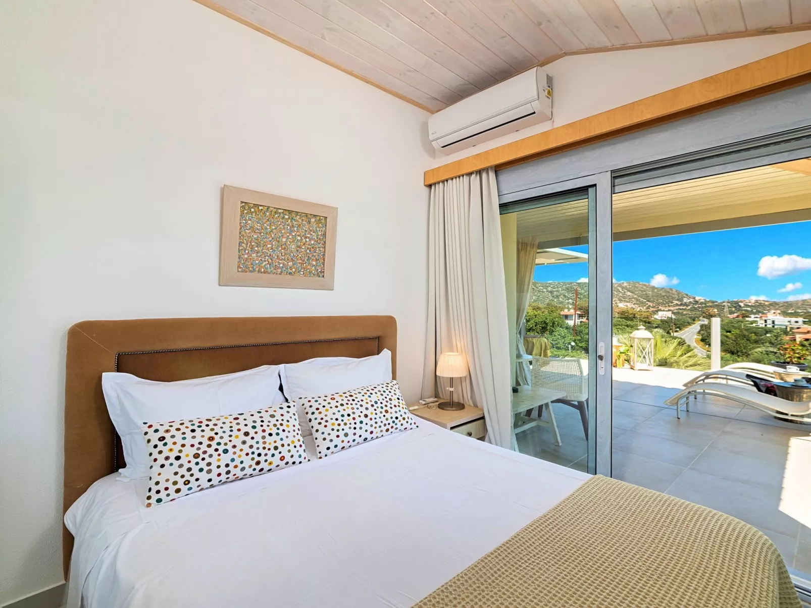 "Olive Green" mit Blick auf das Wasser - Binnen