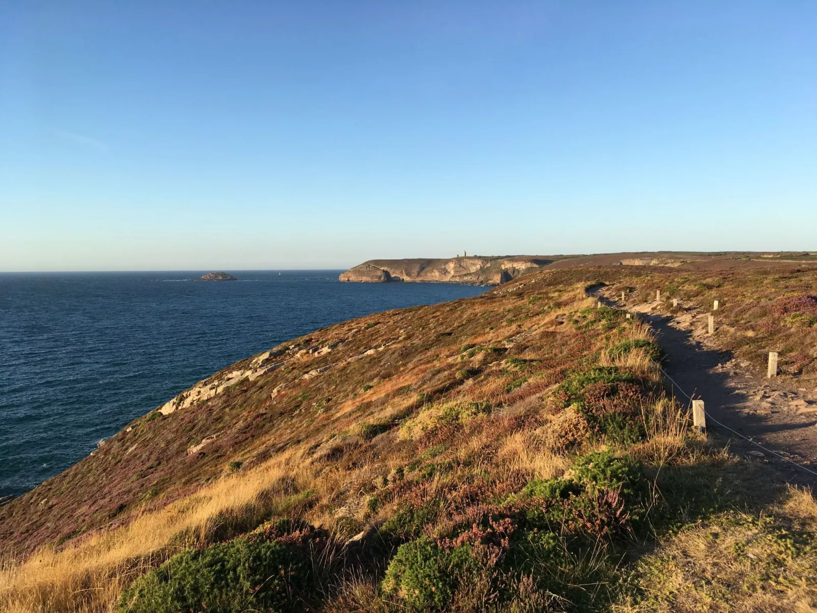 Haus mit grossem Garten in der Nähe des Cap Fréh - Buiten