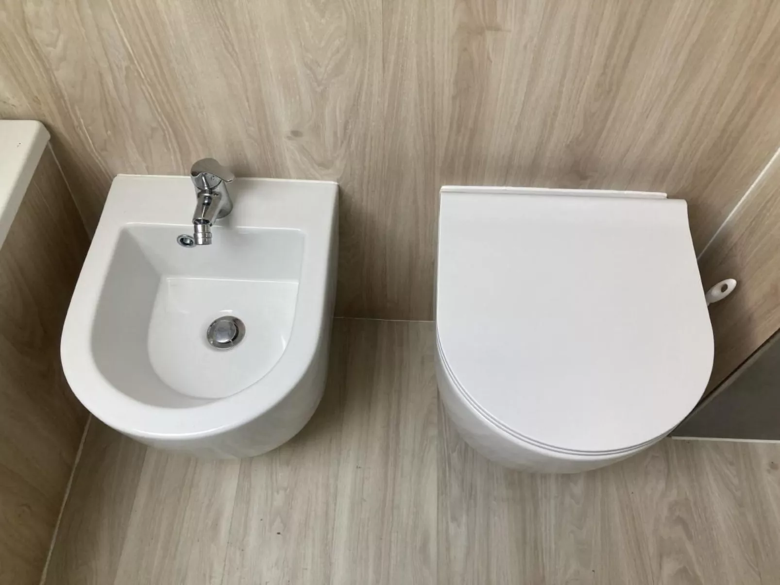 Modernes helles Zimmer im Loft am See - Image-tags.info