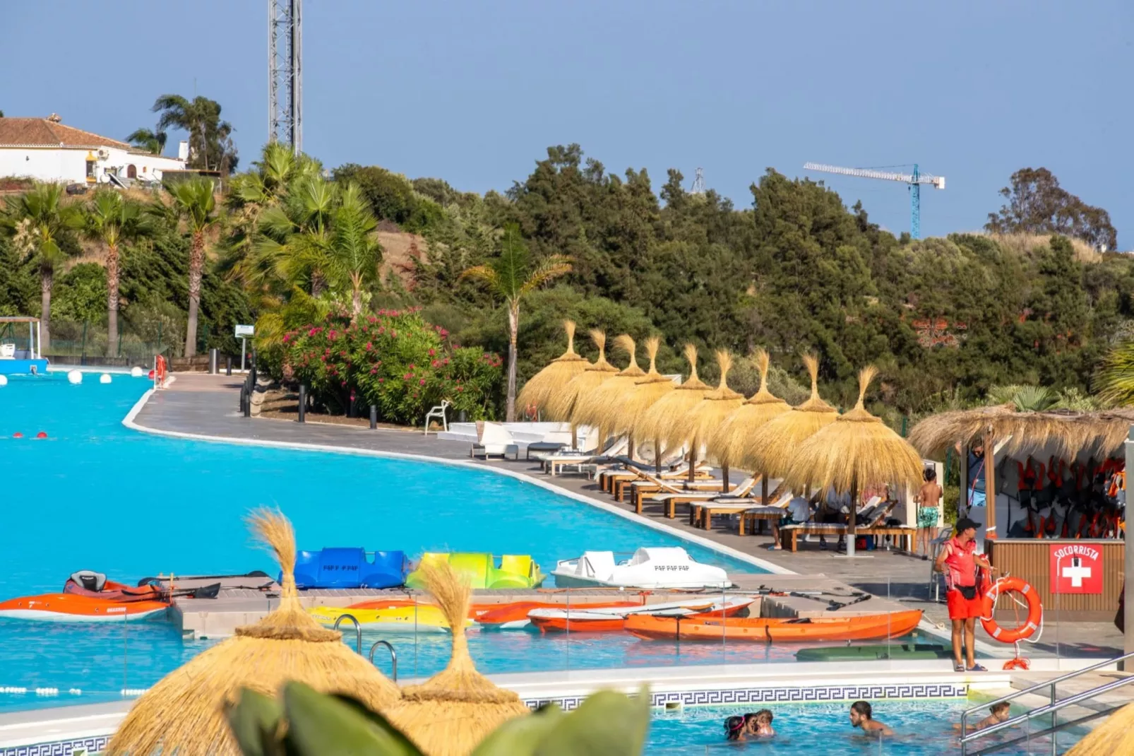 Elegant 2-Bedroom Apartment | Alcazaba Lagoon 1112 - Zwembad