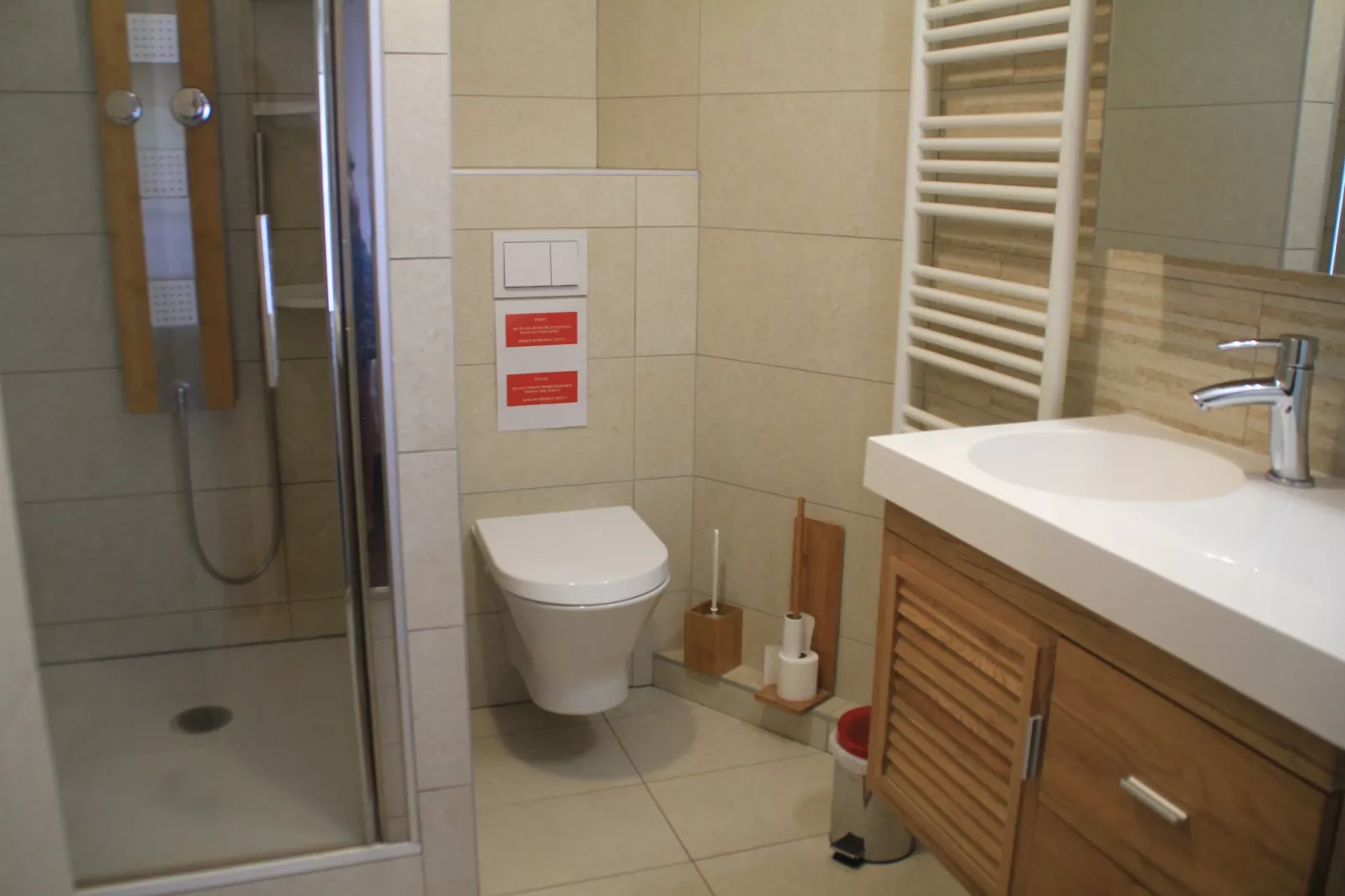 SOLDANELLES SD18 CENTER & MODERN 8 Pers. - Badkamer