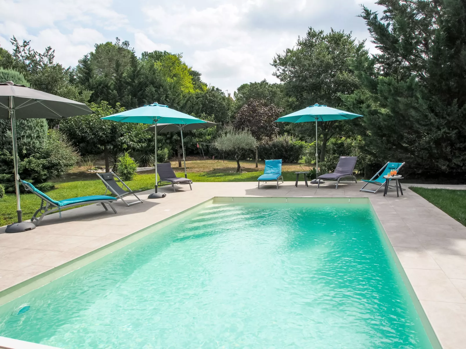 Urlaub im Süden zwischen Meer und Bergen - Buiten