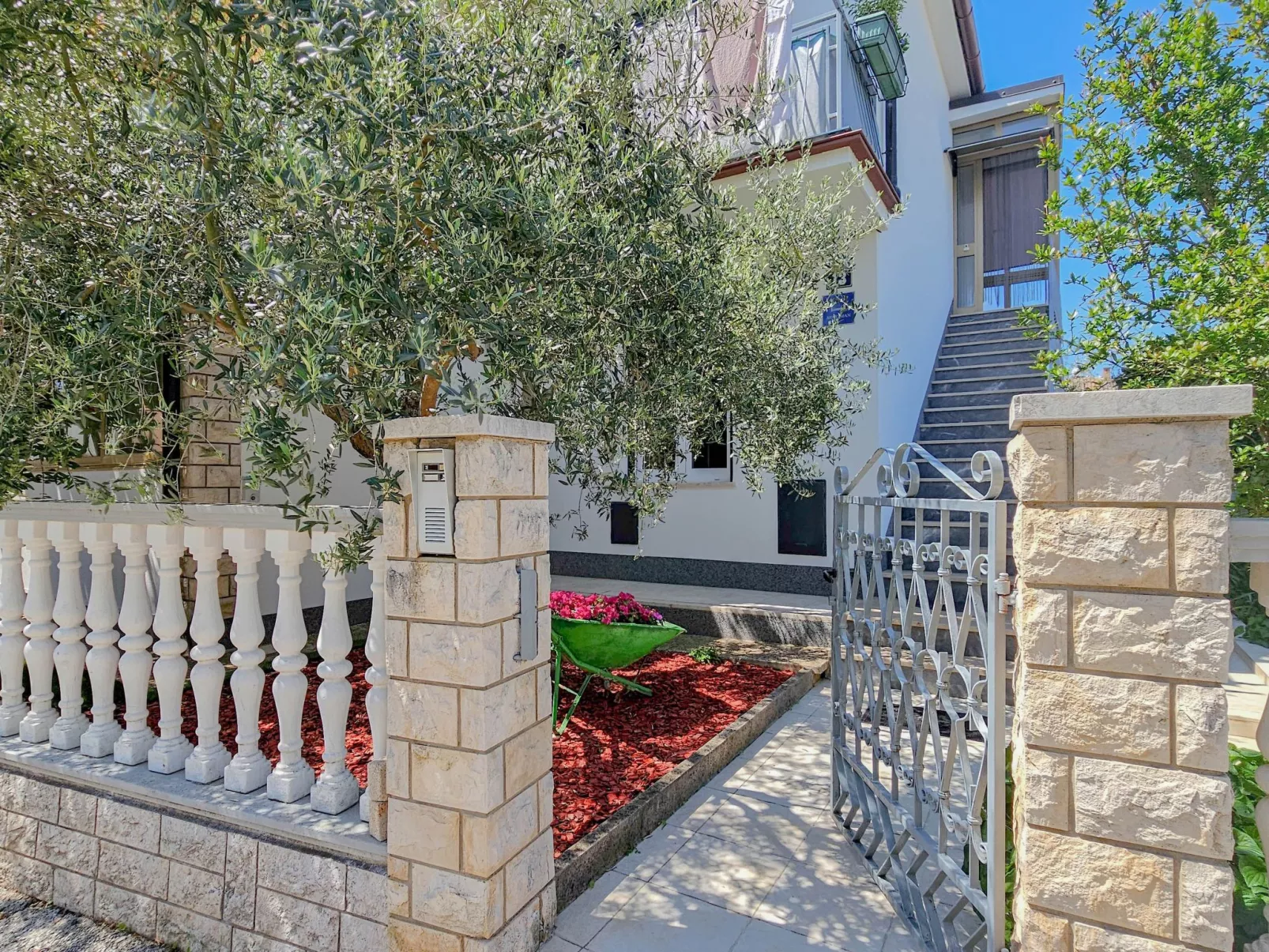 "Beco 2" direkt am Strand - Buiten