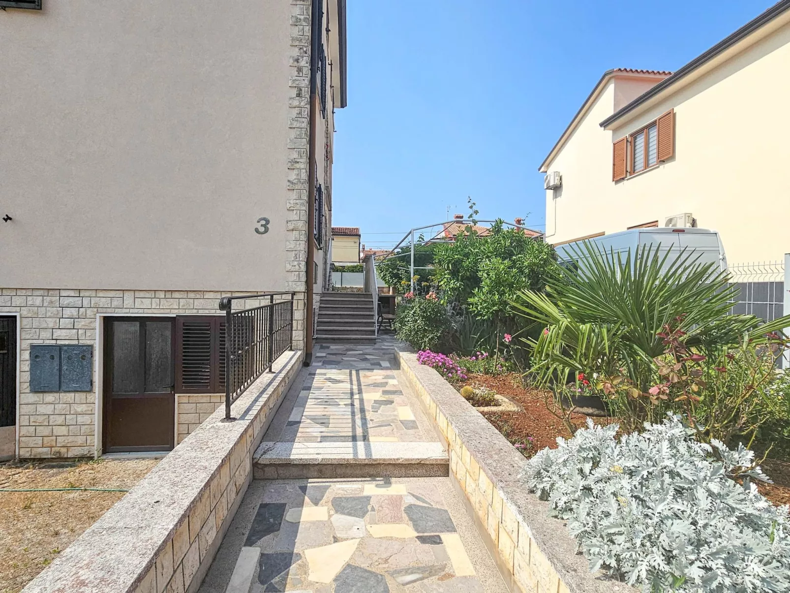 Wohnung "Aurelio" mit Terrasse - Buiten