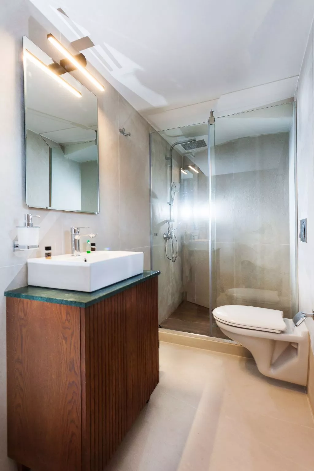 Ali Vafi's Villa - Beheizter Jacuzzi und Innenpool - Binnen