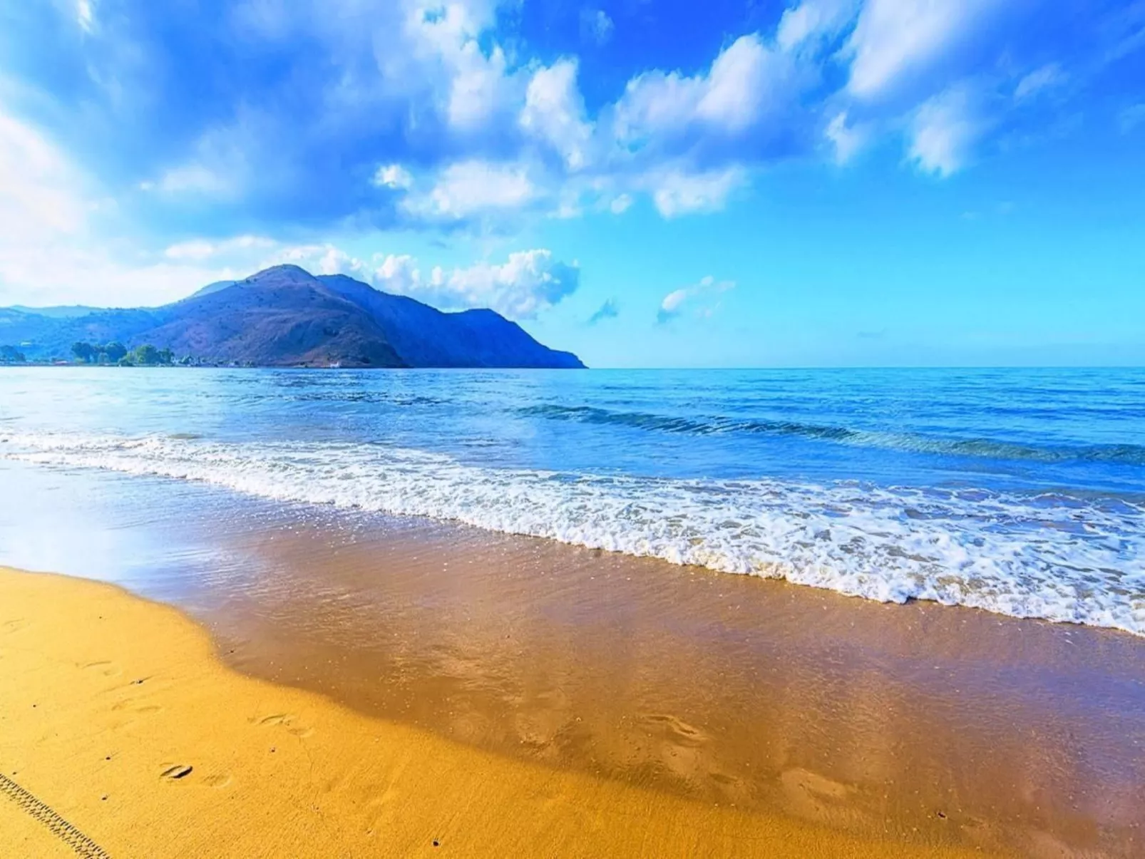 "Acrothea Villa Beheizter Pool" - Buiten