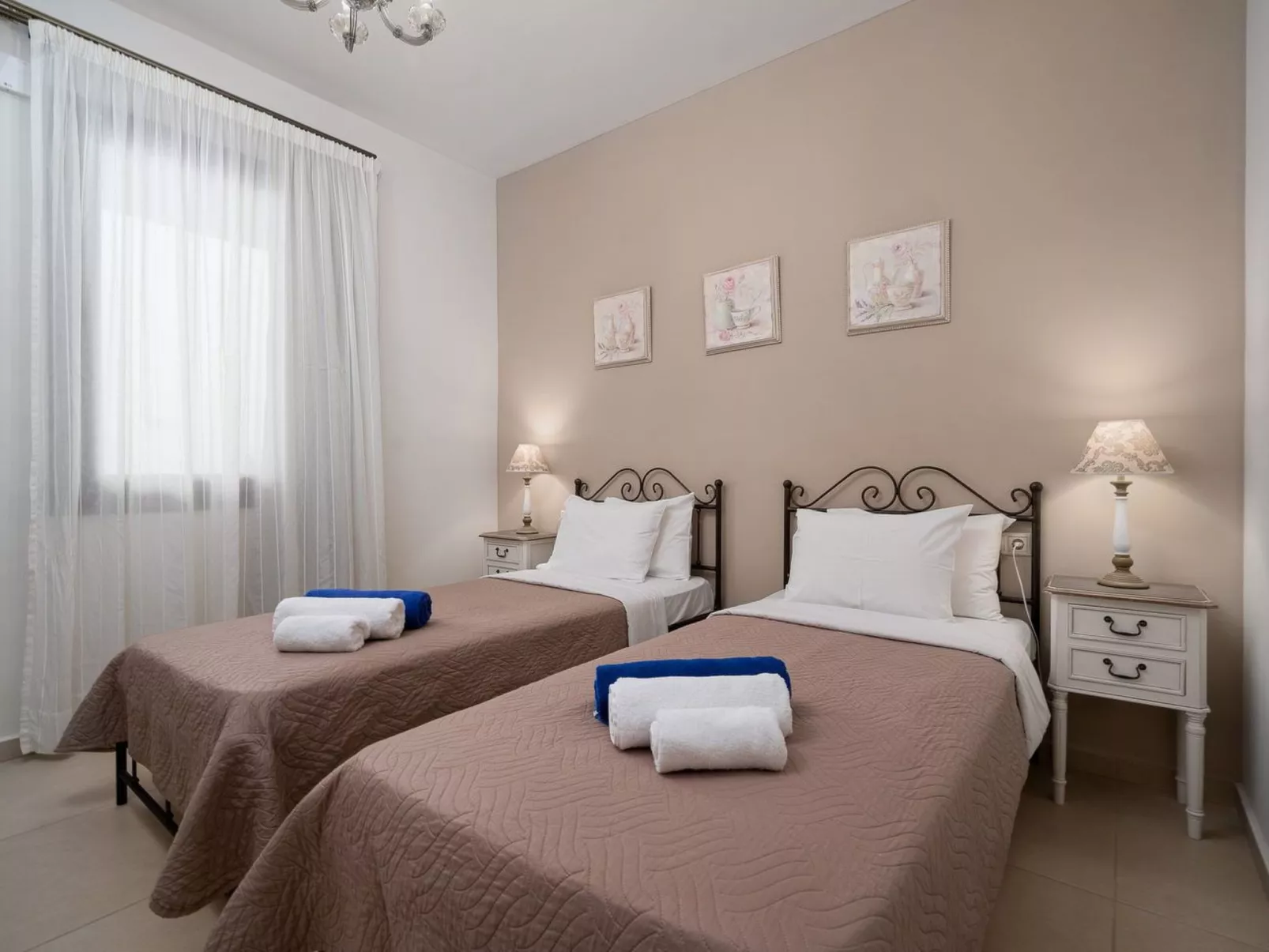 Orelia Cretan - Binnen