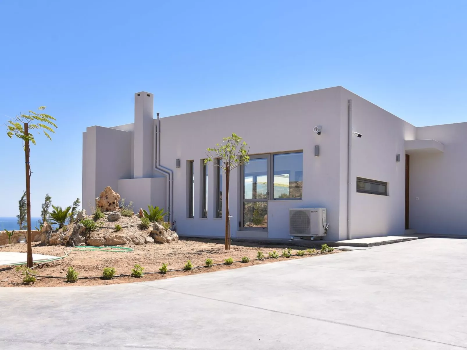 "Villa Kallia" mit Infinity-Pool - Buiten