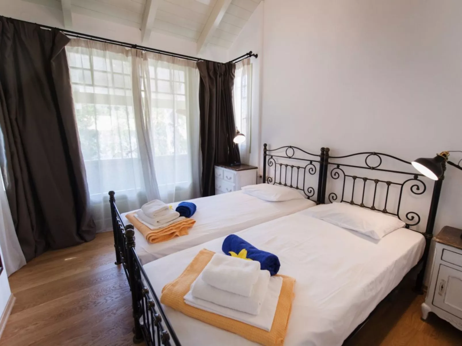 "Casa Piccola" mit Blick auf das Wasser - Image-tags.info