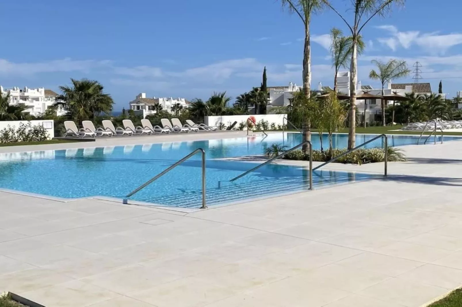 Stylish 2-Bed Apartment | Alcazaba Lagoon (303) - Zwembad