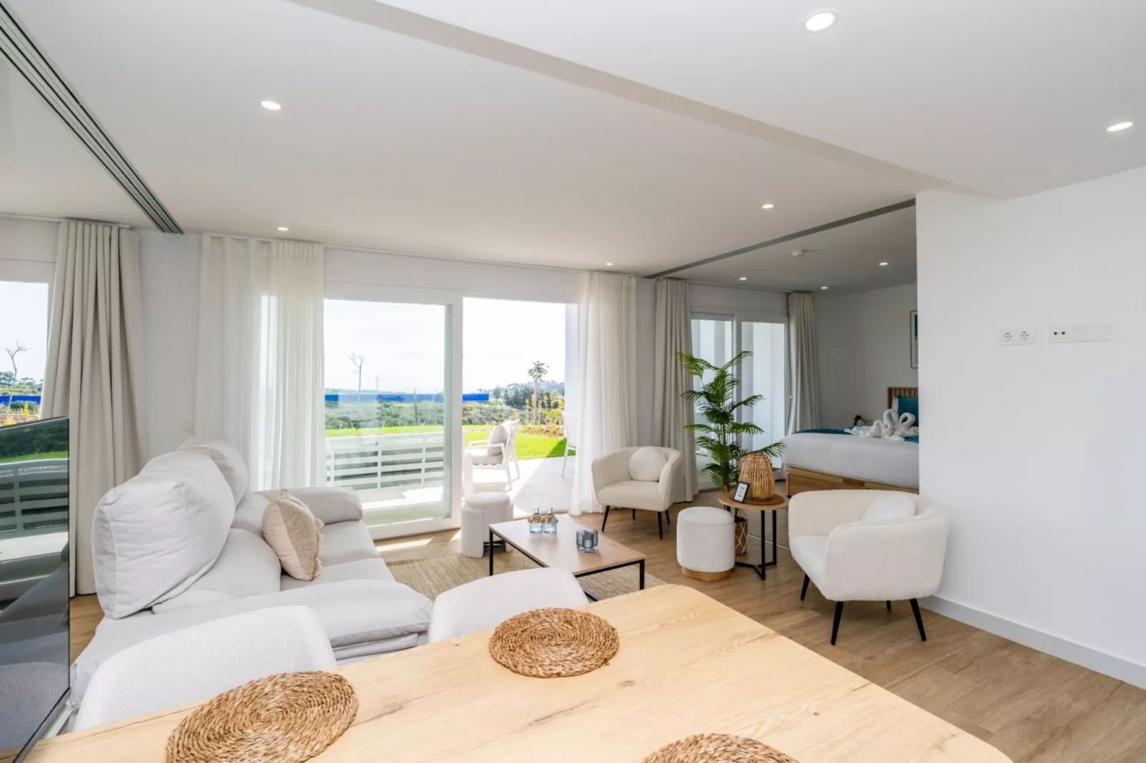 AL4-1901 ESTEPONA - APARTMENT - ALCAZABA LAGOON - Woonkamer