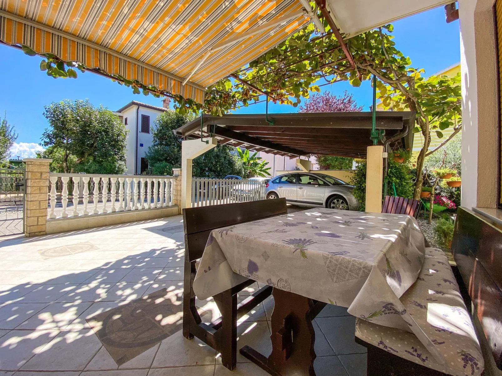 Wohnung "Beco" direkt am Strand - Buiten