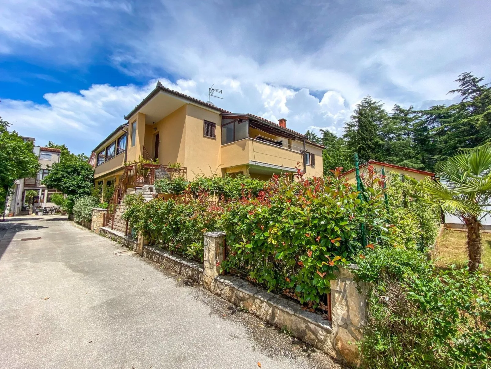 Erdgeschoss-Ferienwohnung Martinis 2 - Buiten