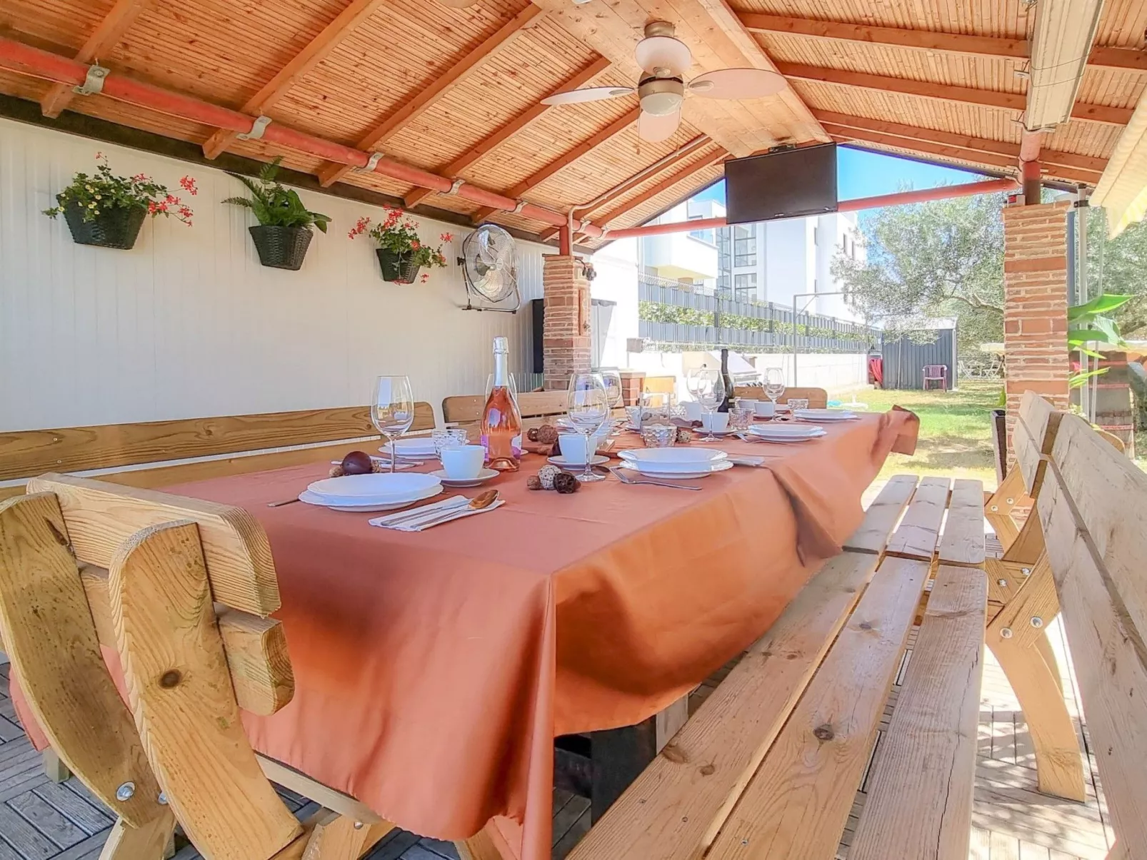 Wohnung "Barbara" mit Terrasse - Buiten