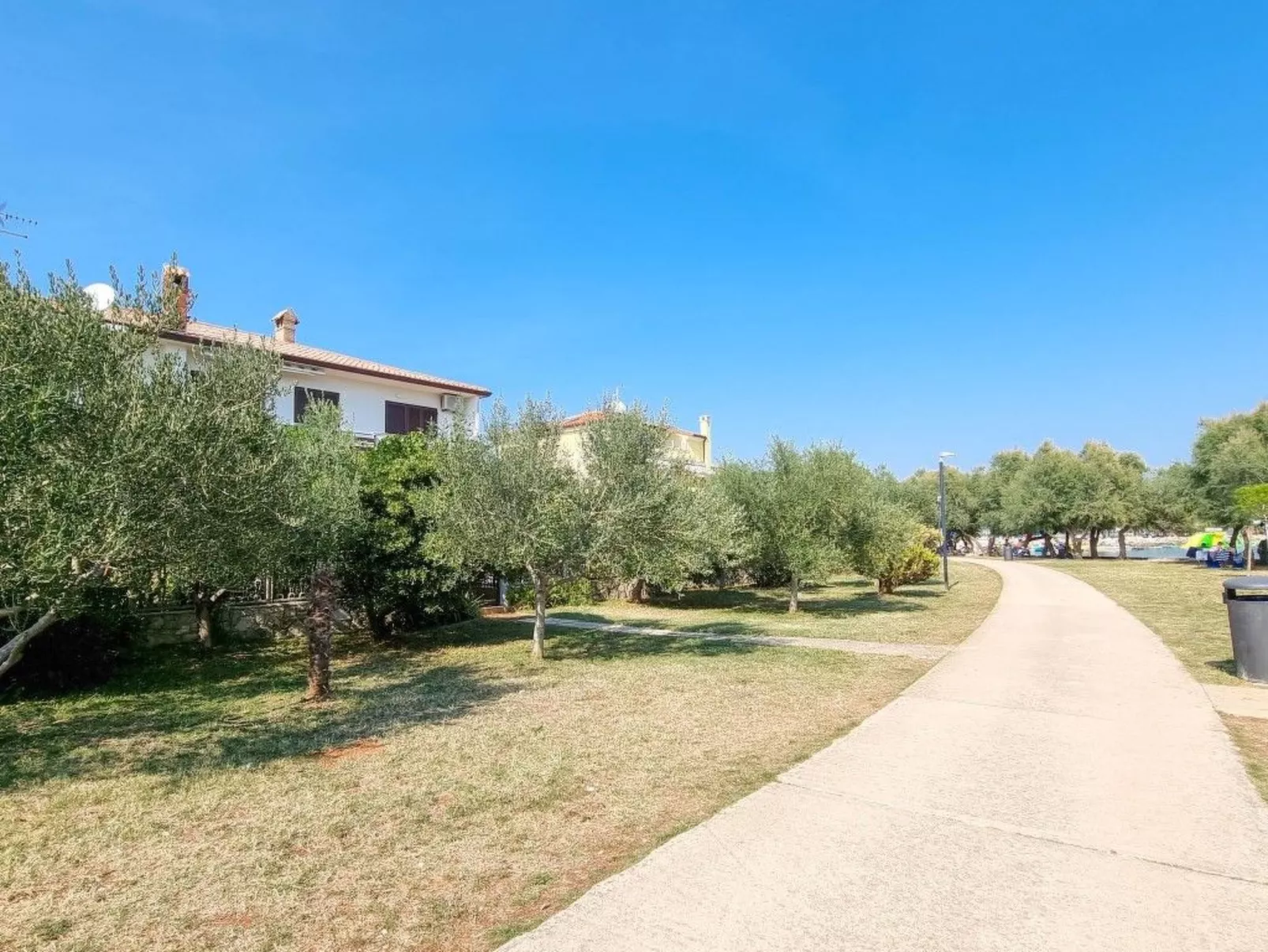 Für 5 Personen ca. 70 m&sup2; in Novigrad, Adriaküste Kroatien (Westküste von I - Buiten