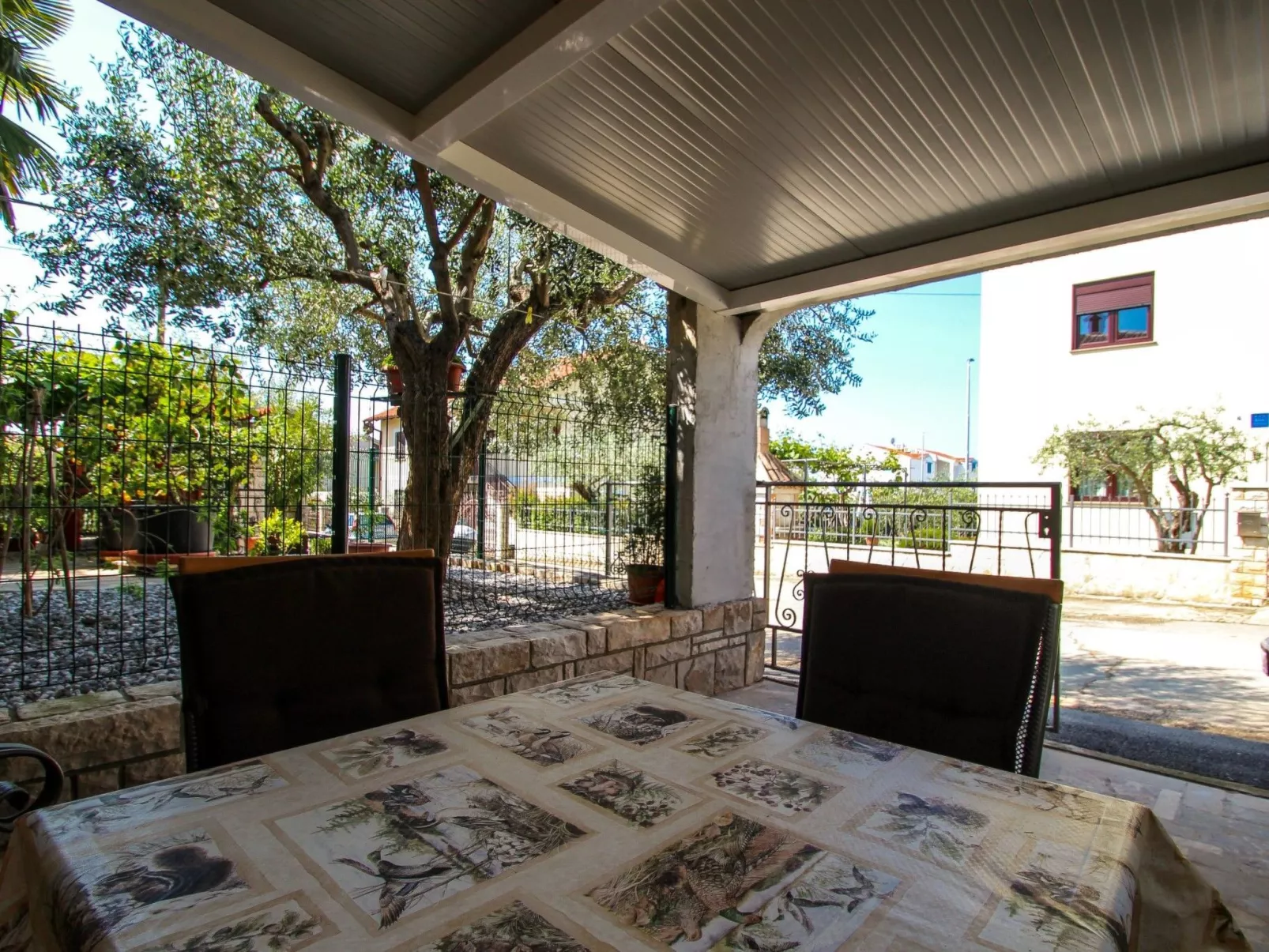 Charmante Ferienwohnung Rafi - Buiten