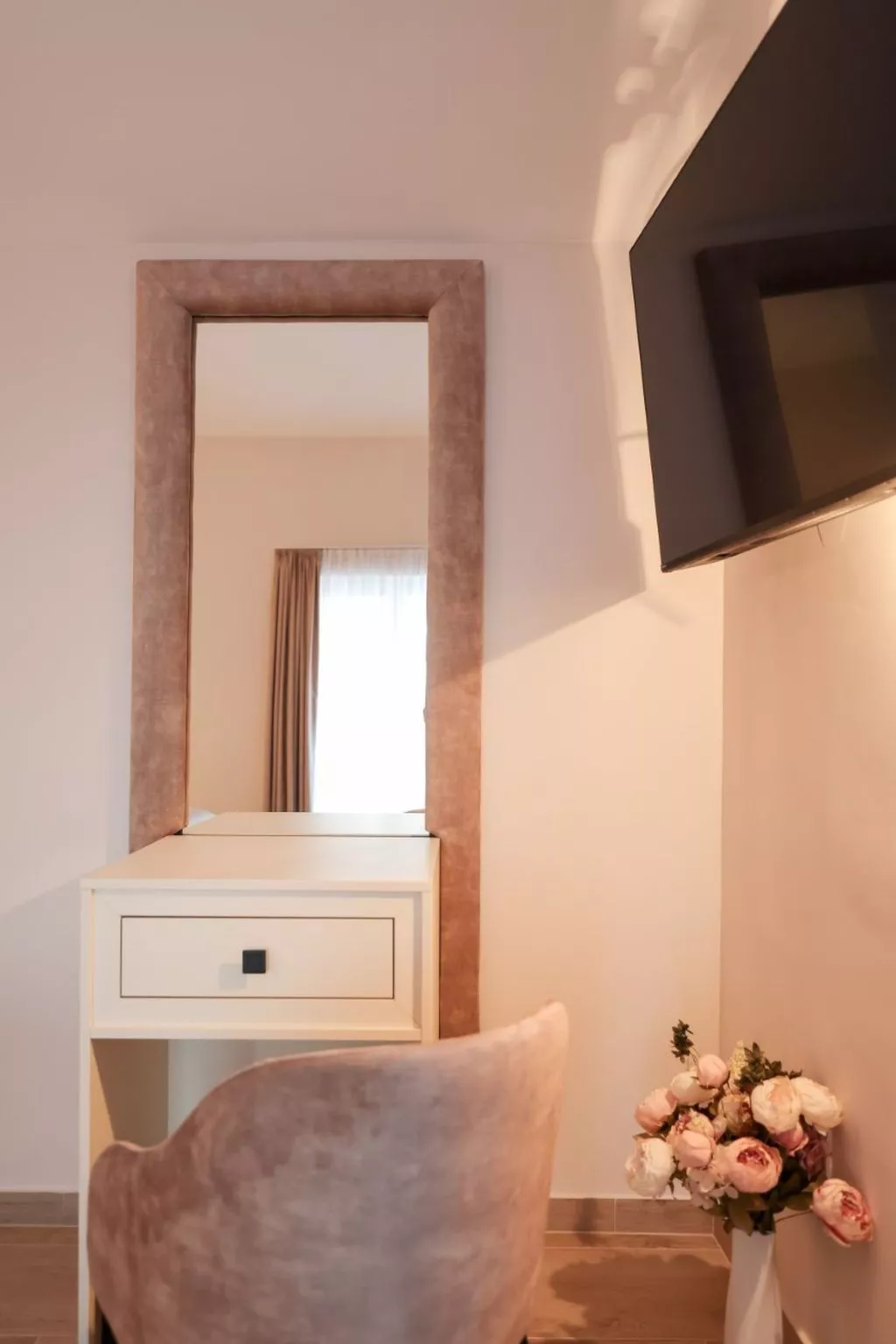 Gästezimmer "Rosa Zimmer" mit Balkon - Binnen