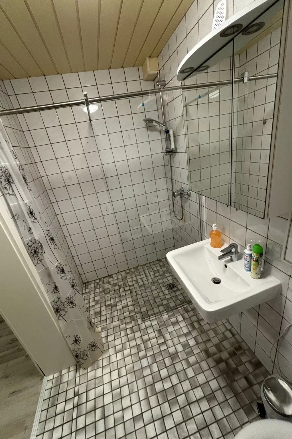 Quartier Wenzelnberg kleines Doppelzimmer Raum 1 - Binnen