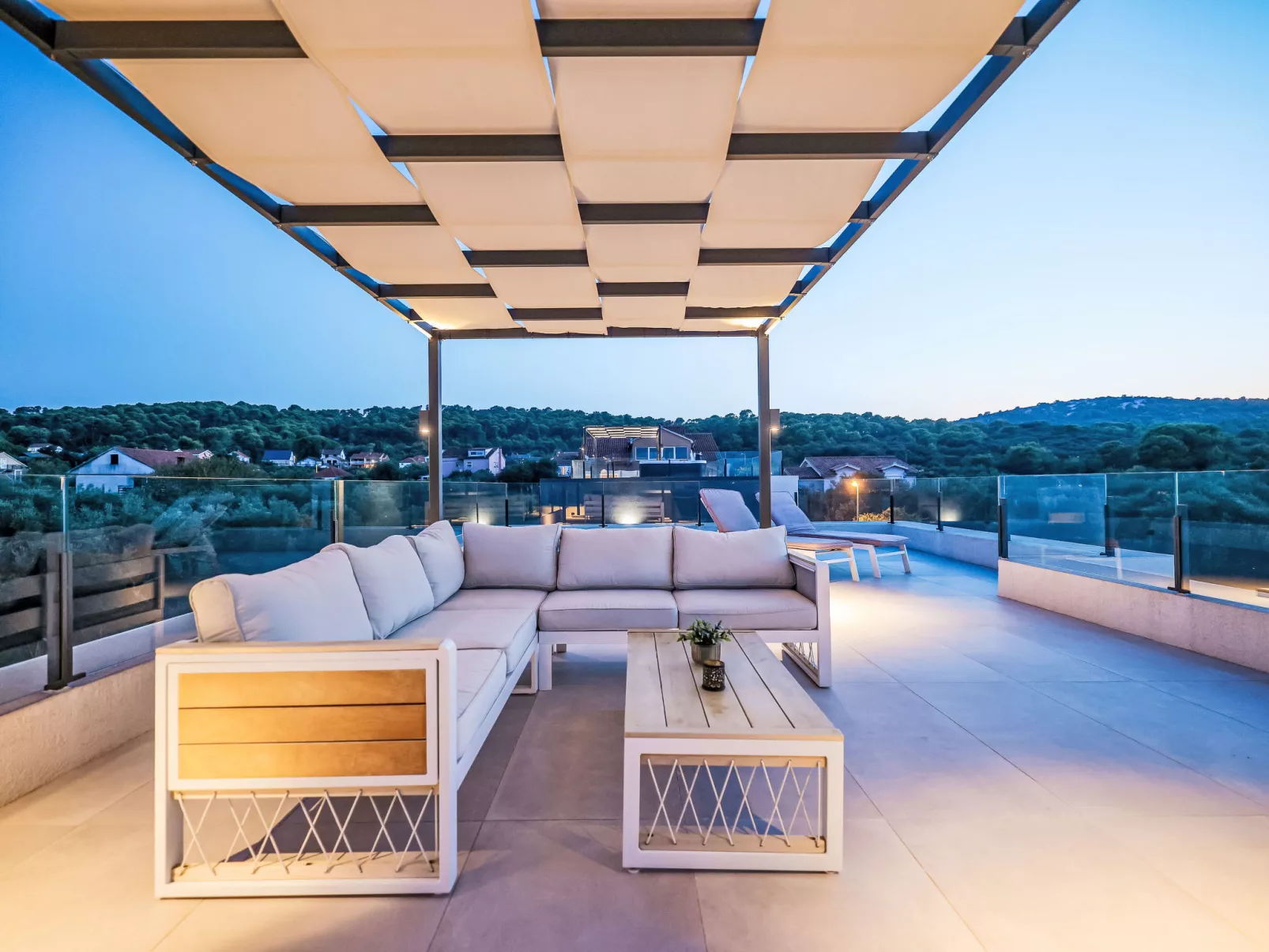 Magic Sky 1 - Buiten