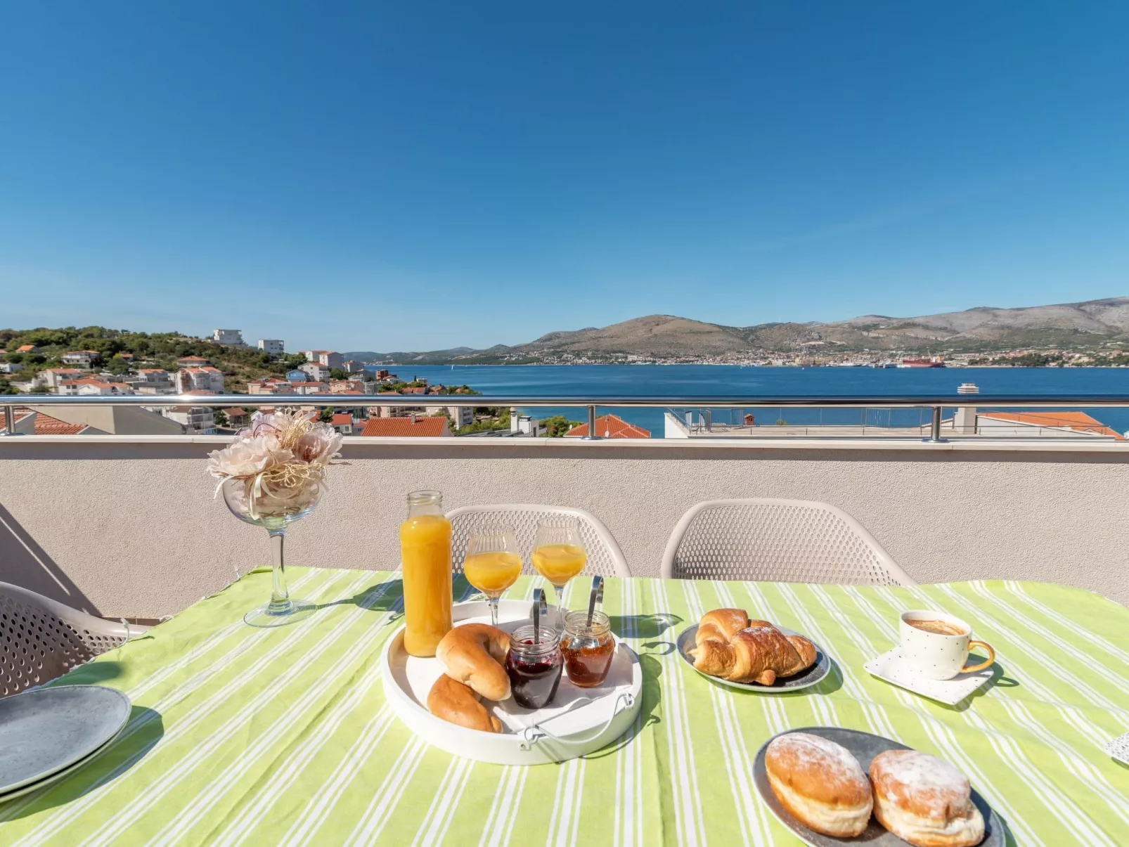 Moderne Ferienwohnung mit Gartennutzung, einem g - Image-tags.info