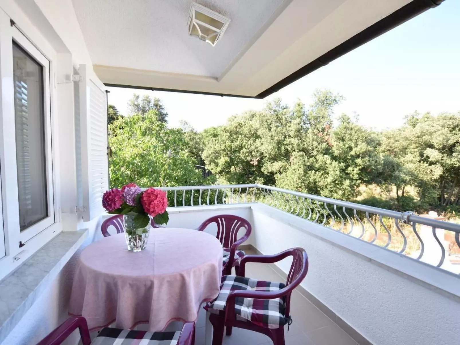 Wohnung mit gemeinschaftlichem Pool und Grill - Image-tags.info