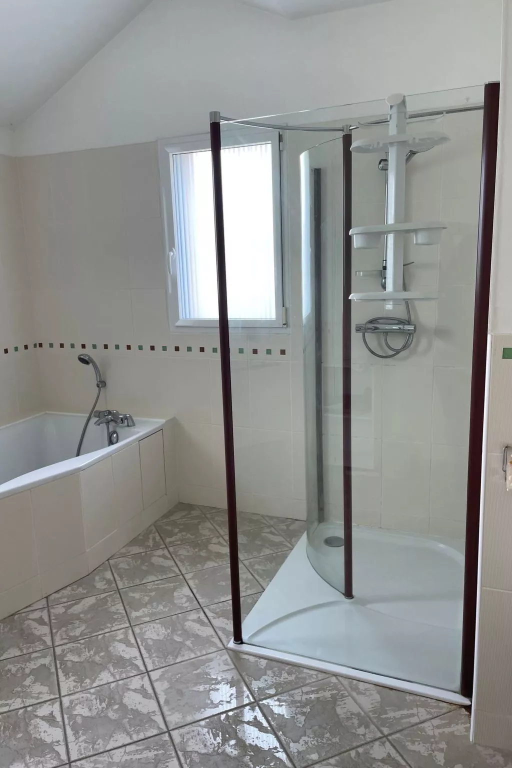 Ferienvilla Le repère mit Jacuzzi - Binnen