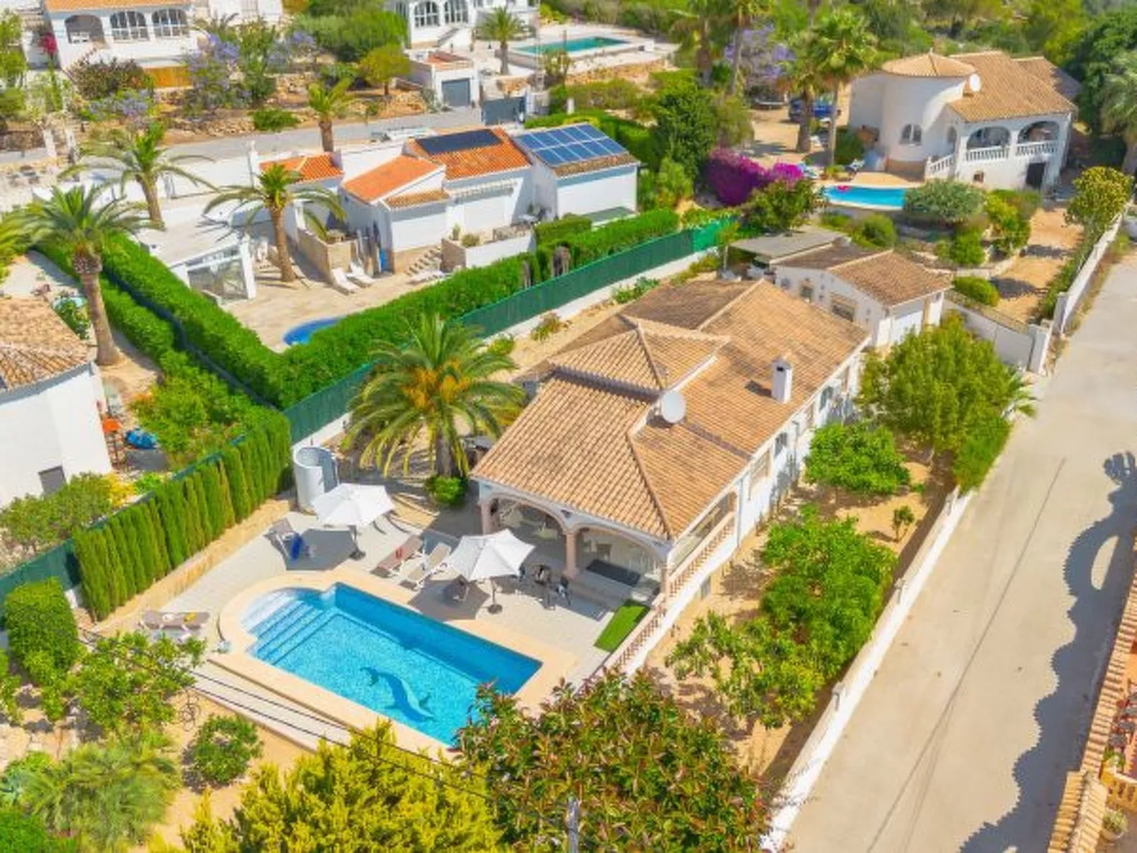 Villa Mona - PlusHolidays - Image-tags.info