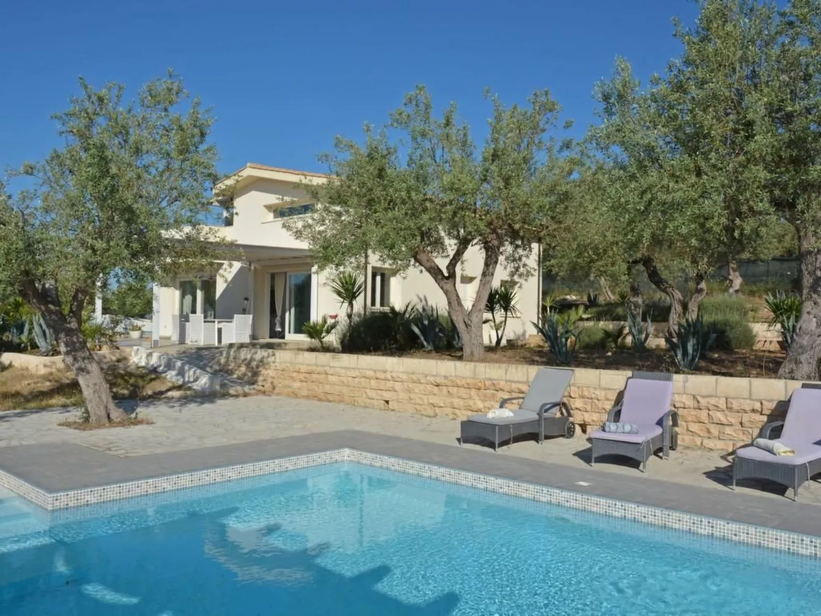 Moderne Ferienvilla bei Noto mit Meerblick und privatem Pool - Buiten