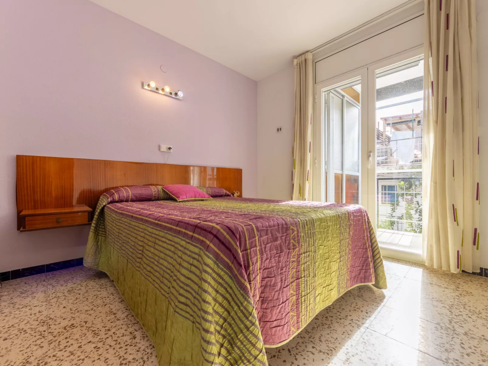 Tomas de Victoria - Binnen