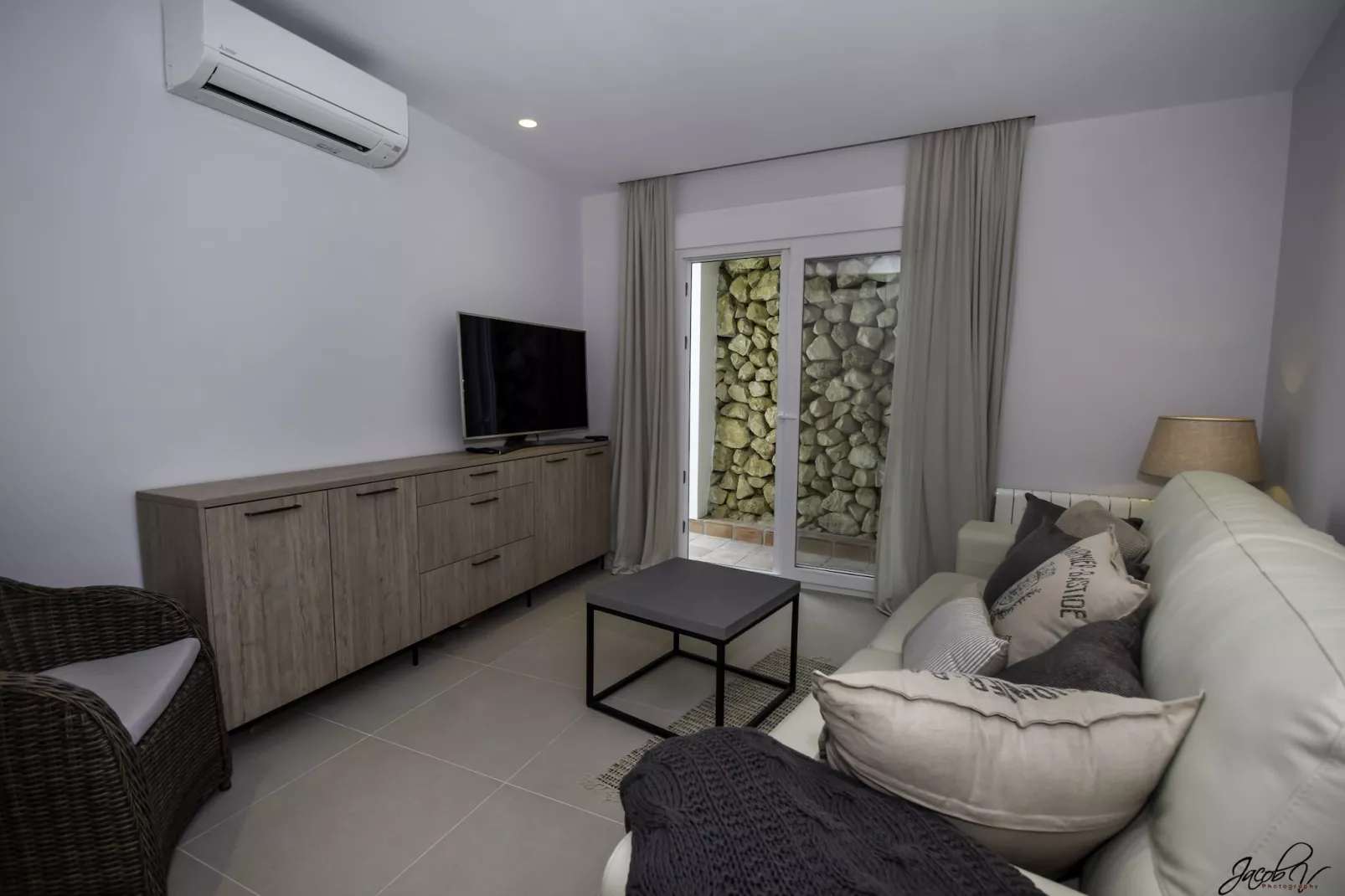 Tranquil Villa with Sea Views & Heated Pool! - Woonkamer