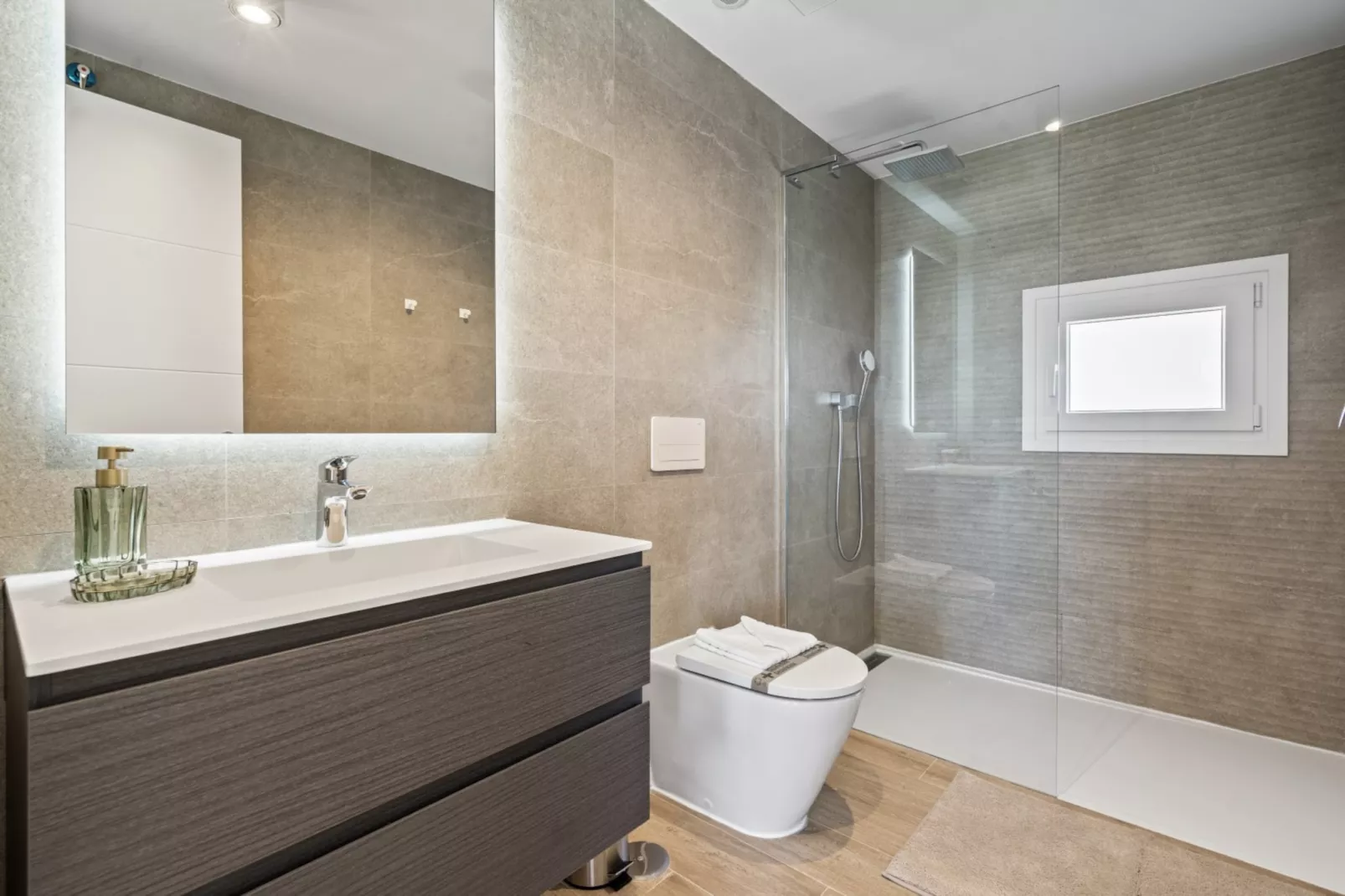 Chic Penthouse & Solarium ALCAZABA LAGOON (2125) - Badkamer