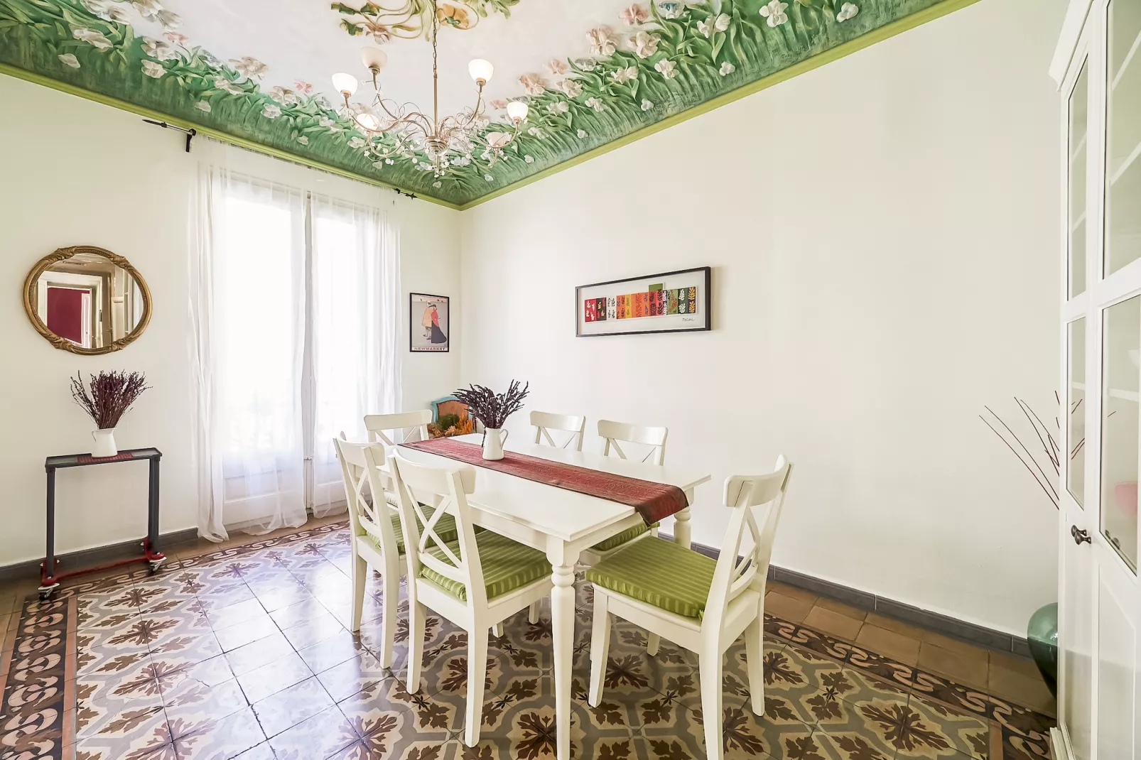 Rambla Paris Apartment - Eetkamer