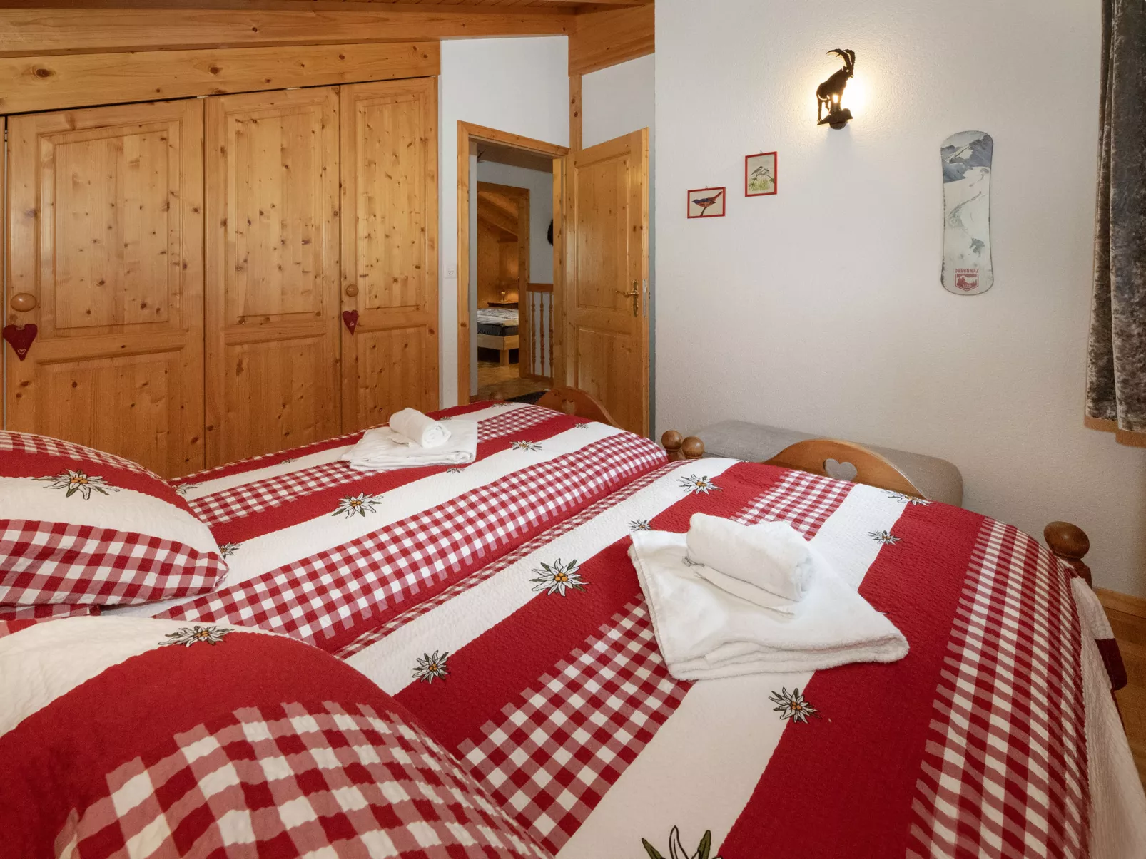 Ecureuil noir - Binnen