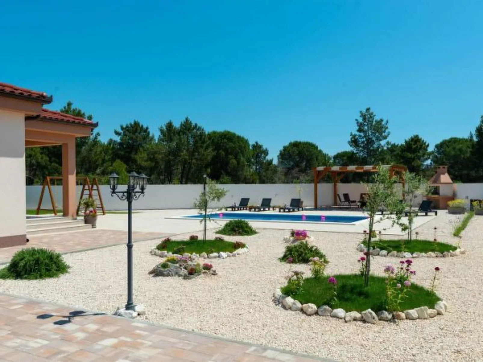 Villa First Hill with heated pool - Image-tags.info