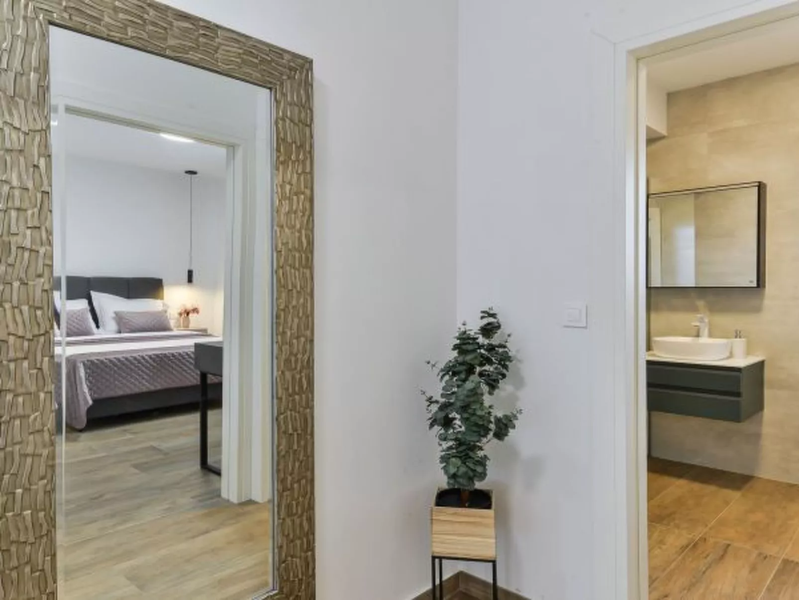 Villa Zariva with pool and panoramic mountain and - Image-tags.info