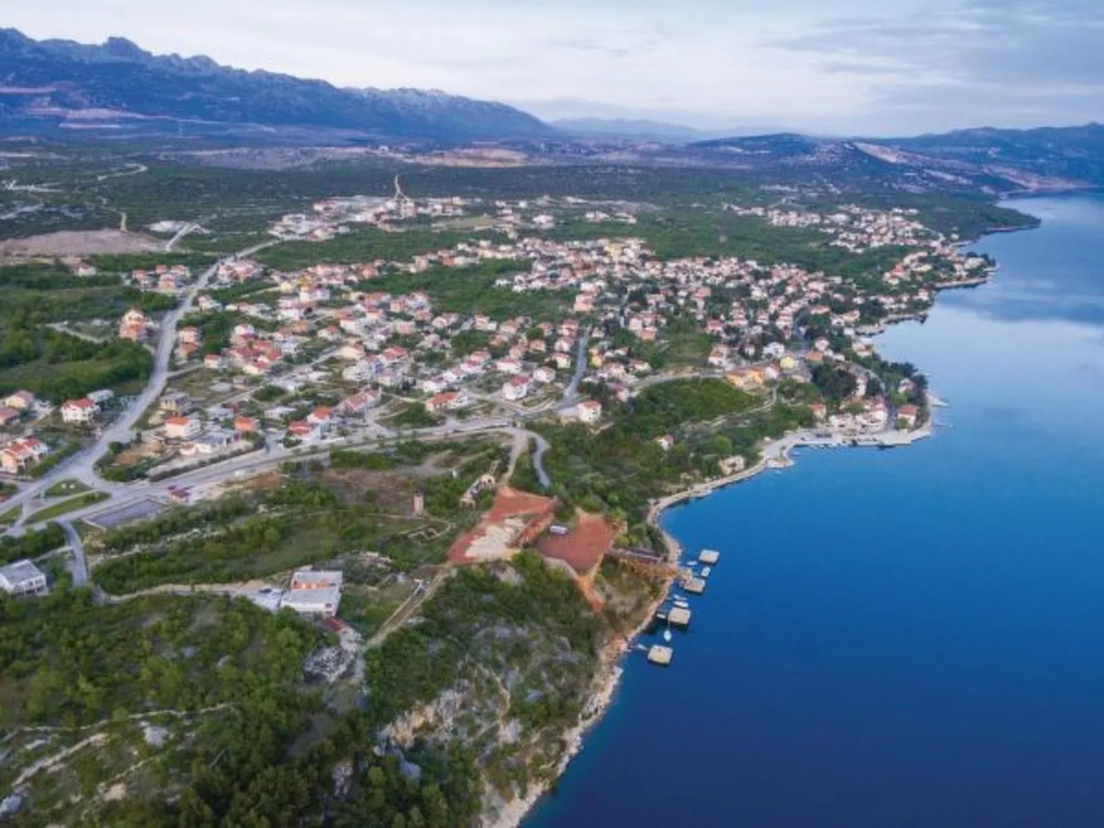 Villa Novue with pool - Image-tags.info