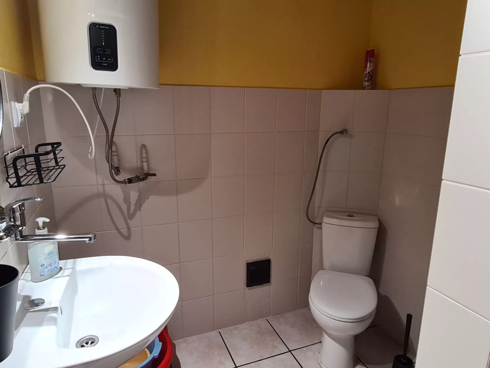 Freistehendes Haus mit eingezäuntem Grundstück an einer Lagune - Binnen