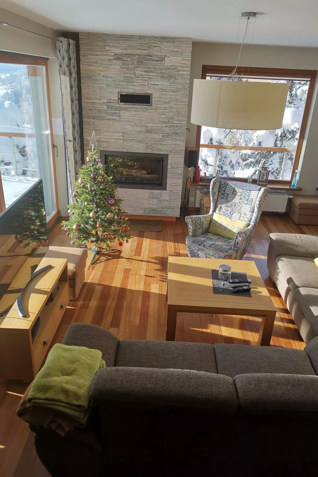 In den Bergen, Villa mit Panoramaterrasse - Binnen