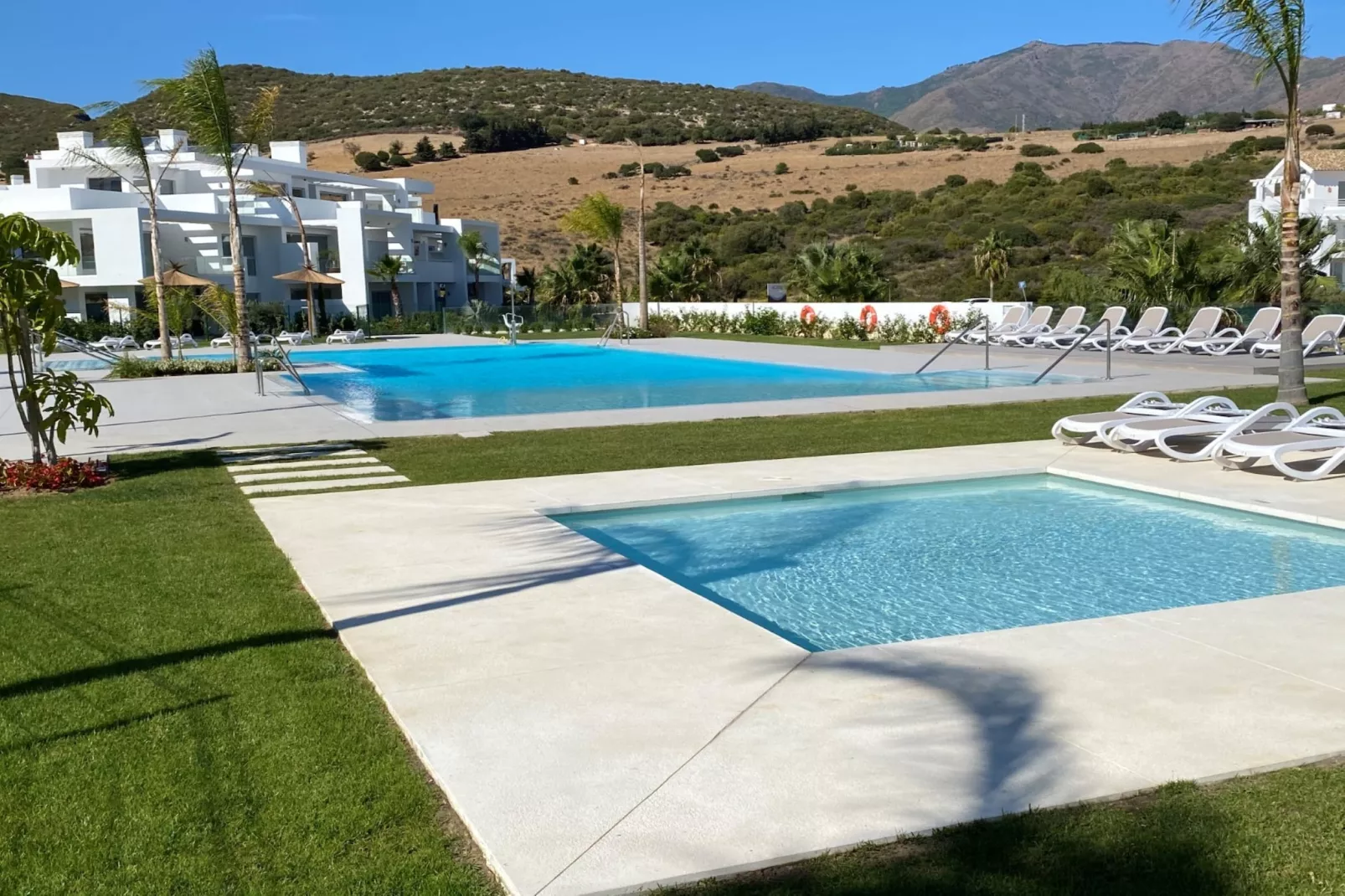 Stylish 3-Bed Apartment | Alcazaba Lagoon 1514 - Zwembad