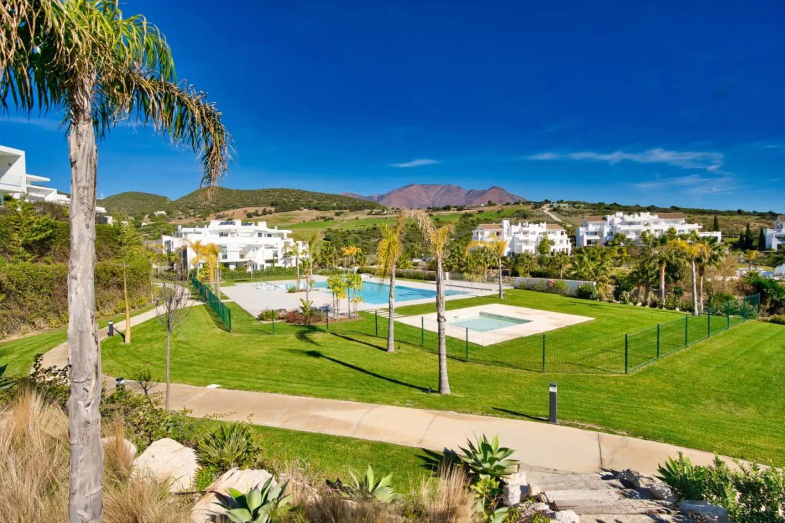 Stylish 2-Bed Apartment | Alcazaba Lagoon (1713) - Zwembad