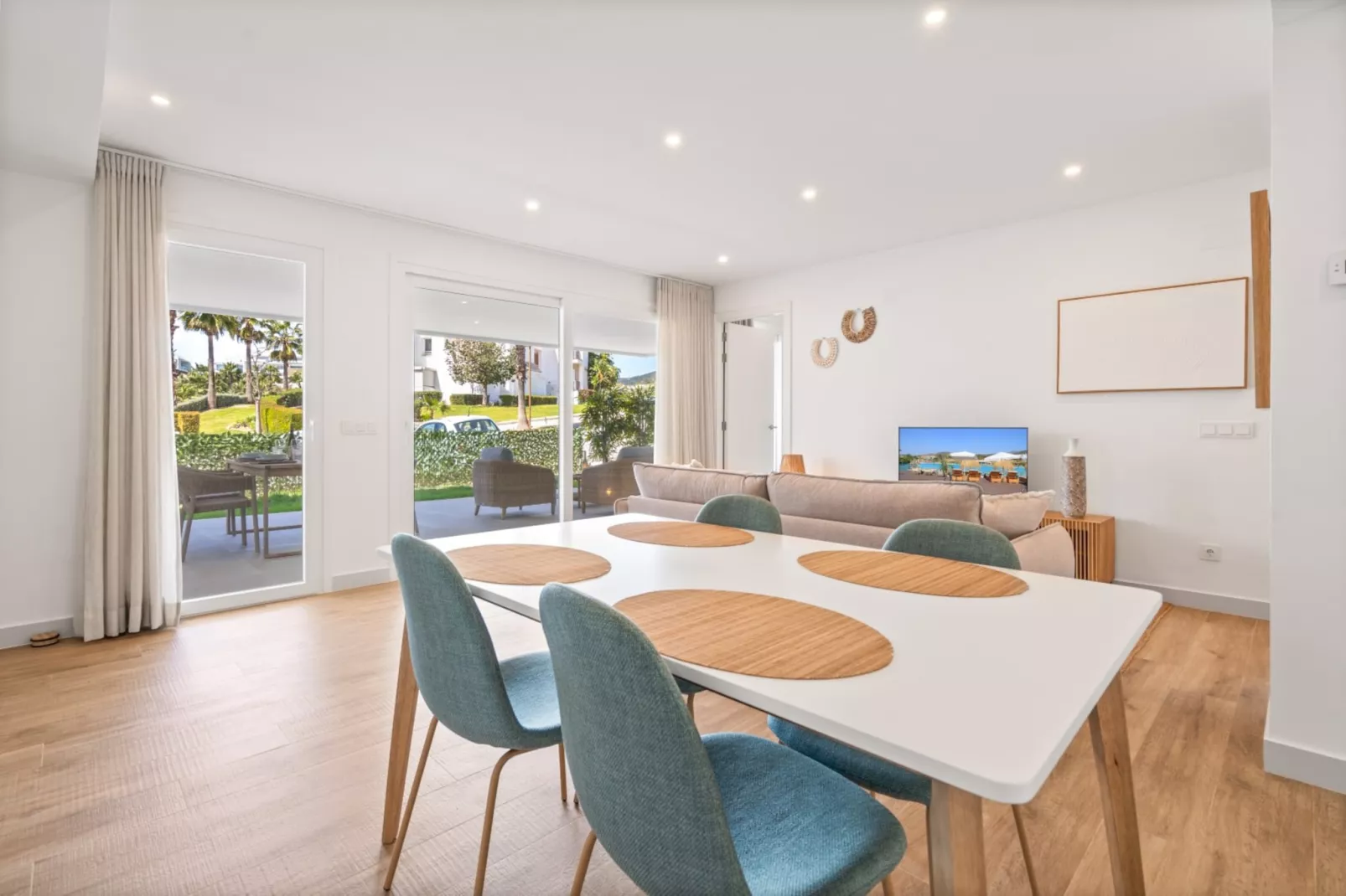 Stylish 4 Pers. Apt. ALCAZABO LAGOON (2005/06) - Eetkamer