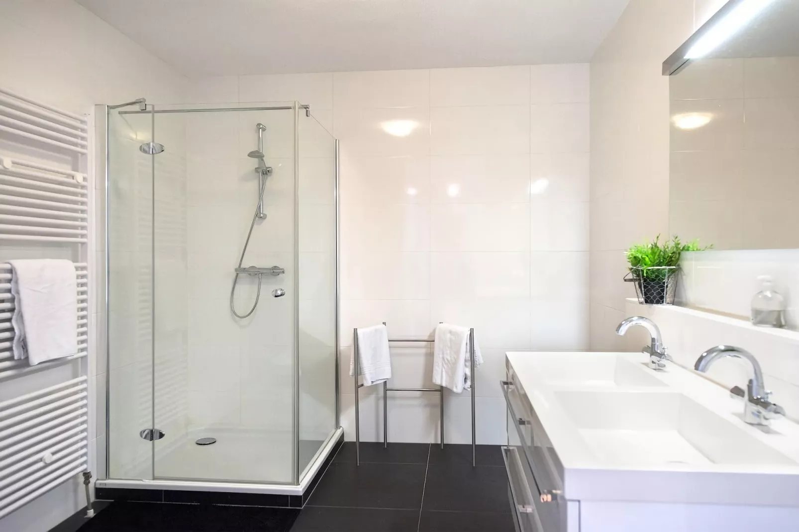 Scheveningen Harbour 32 - Badkamer